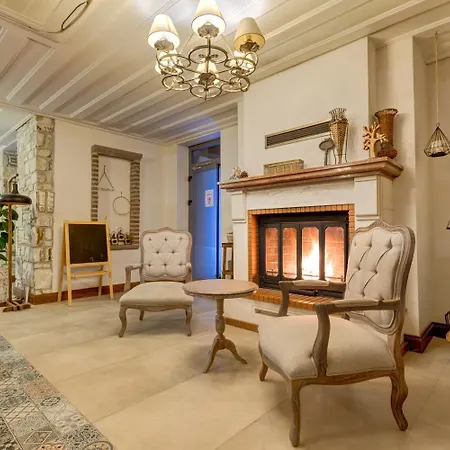 Navalia Hotel