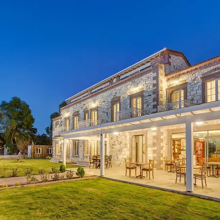 Navalia Hotel