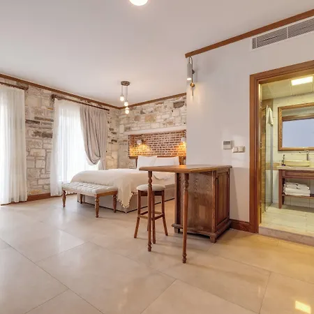 Navalia 4* Foça