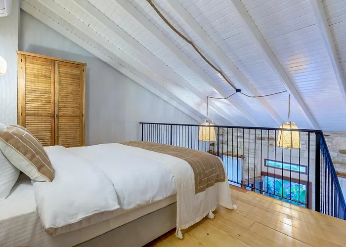 Navalia 4* Foça