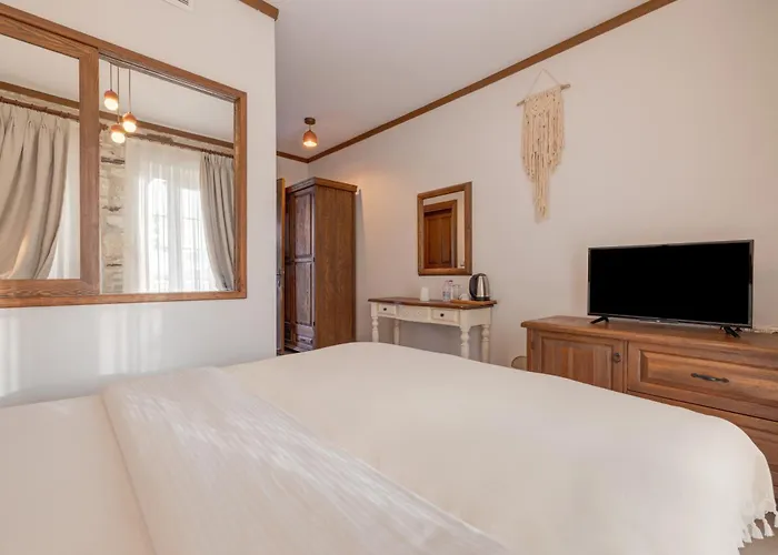 Navalia 4* Foça