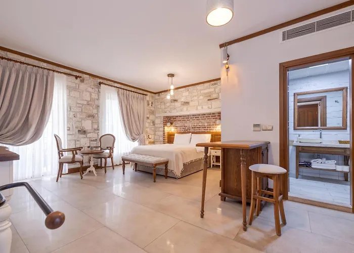 Navalia 4* Foça