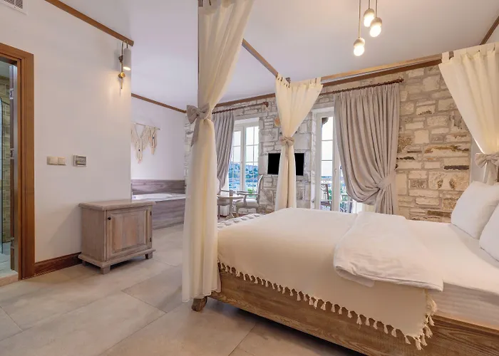 Hotel Navalia