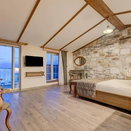 Hotel Navalia 4*