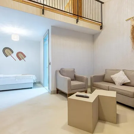 Navalia Hotel 2*