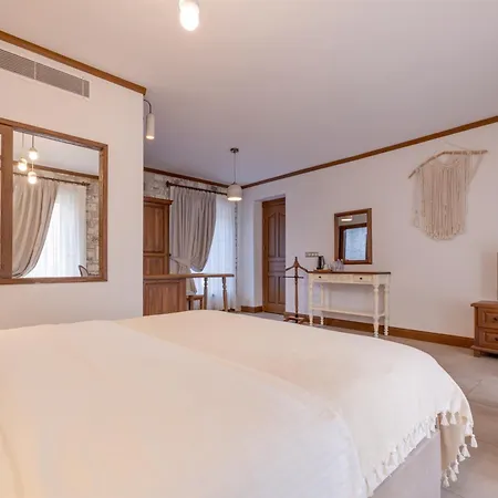 Navalia Hotel 2*