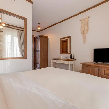 Navalia 4* Foça