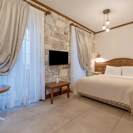 Navalia Hotel