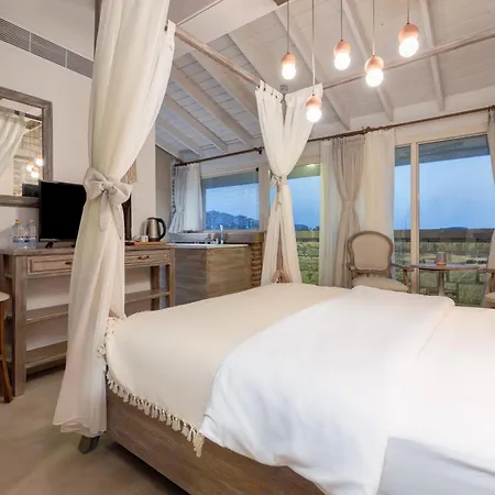 Navalia Hotel 2*