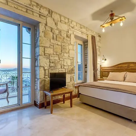 Navalia Hotel 4*